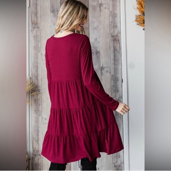 Veveret wine/burgundy tiered long sleeve holiday - Picture 3 of 9